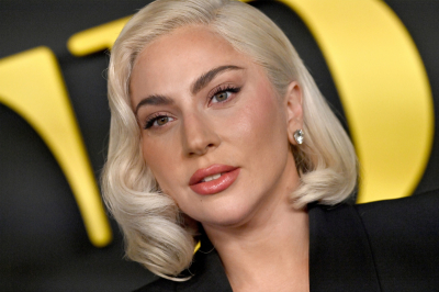 Lady Gaga łączy inspirację dawnym Hollywood z szykiem w stylu gothic glamour