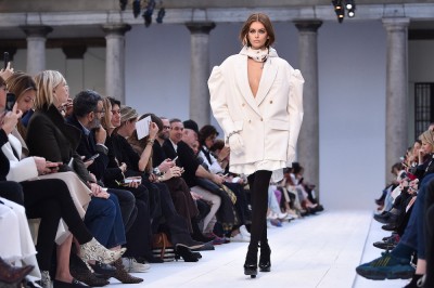 MaxMara jesień-zima 2020-2021: Cała naprzód!