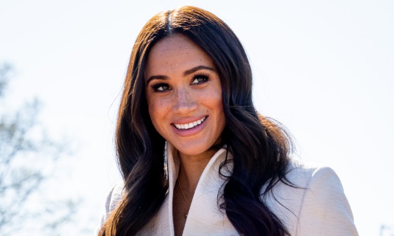 Meghan Markle w minimalistycznym kombinezonie 