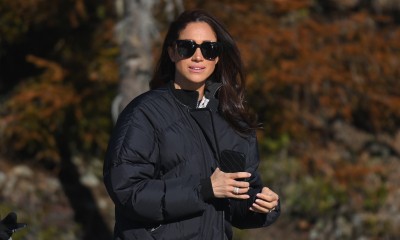 Meghan Markle inspiruje się Kate Moss i nosi jeansowe rurki