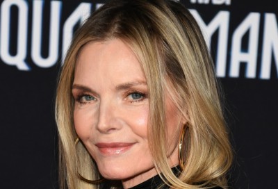Michelle Pfeiffer pozuje bez makijażu po sportowej kontuzji, przełamując kolejne tabu