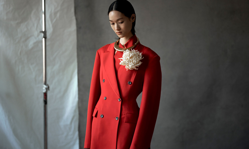 Modne kolory 2025 – najnowsze trendy i inspiracje