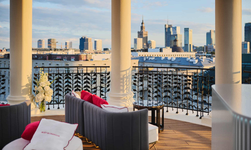 W Hotelu Bristol otwarto letni taras Champagne Bar by Lane’s