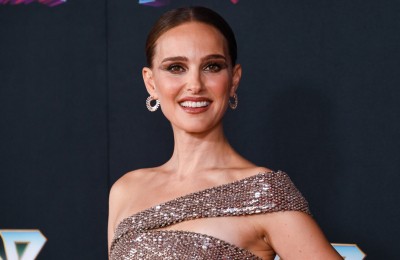 Natalie Portman w cekinowej sukience Celine 