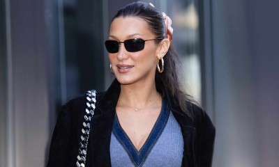 Bella Hadid przedstawia stylizację sezonu: jeansowe dzwony w kolorze indygo i kowbojki