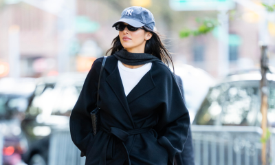 Jeansy bootcut i czarne botki to baza w stylu boho, która idealnie sprawdzi się jesienią