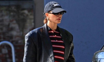 Hailey Bieber w prostych jeansach i marynarce oversize można by pomylić z Lady Di