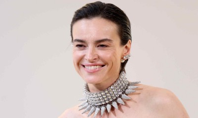 Kasia Smutniak prezentuje swoje drugie oblicze w lśniącym chokerze w punkowym stylu