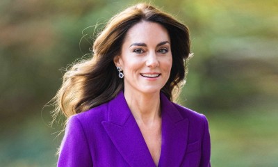 Księżna Kate nosi garnitur w królewskim odcieniu purpury