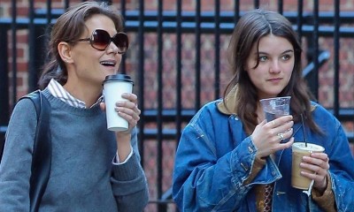 Katie Holmes w baggy jeans i Suri Cruise w sukience dzielą miłość do mody