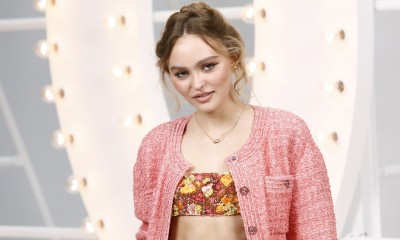 Lily Rose-Depp lansuje kolejny model ugly shoes, babcine klapki na korku