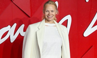 Pamela Anderson bez makijażu eksponuje naturalne piegi