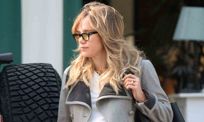 Suki Waterhouse w krótkim topie wie, że w ciąży najważniejsza jest wygoda