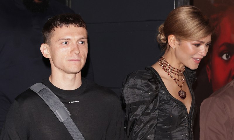 Zendaya i Tom Holland niczym współcześni Romeo i Julia w czarnych stylizacjach