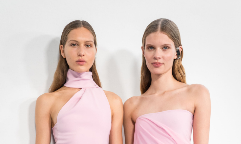 No mascara to nowy trend, który lansują Hailey Bieber i generacja Z 