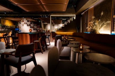 Nowe restauracje i kawiarnie w Warszawie, które warto odwiedzić nie tylko latem 