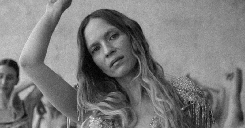 Nowy singiel Mary Komasy „Pull Me Up”