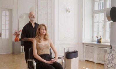 Objętość, wygładzenie i podkręcenie: Jon Reyman pokazuje, jak zrobić najmodniejszą fryzurę sezonu