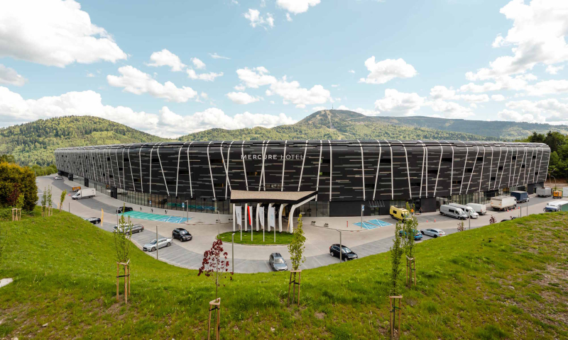 Mercure Szczyrk Resort wprowadza sztukę do hotelowych wnętrz