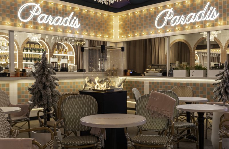 „Paradis”: Świąteczne bistro niczym z filmów Wesa Andersona 