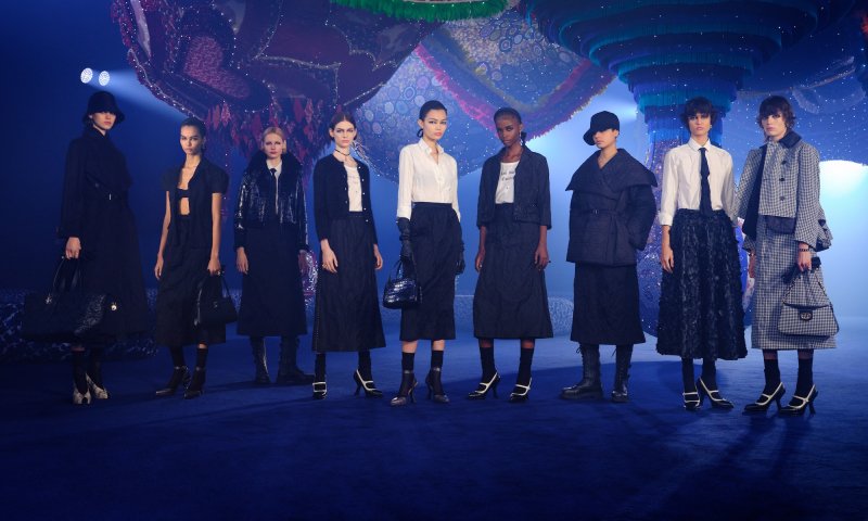 Dior jesień-zima 2023: Jak być paryżanką 