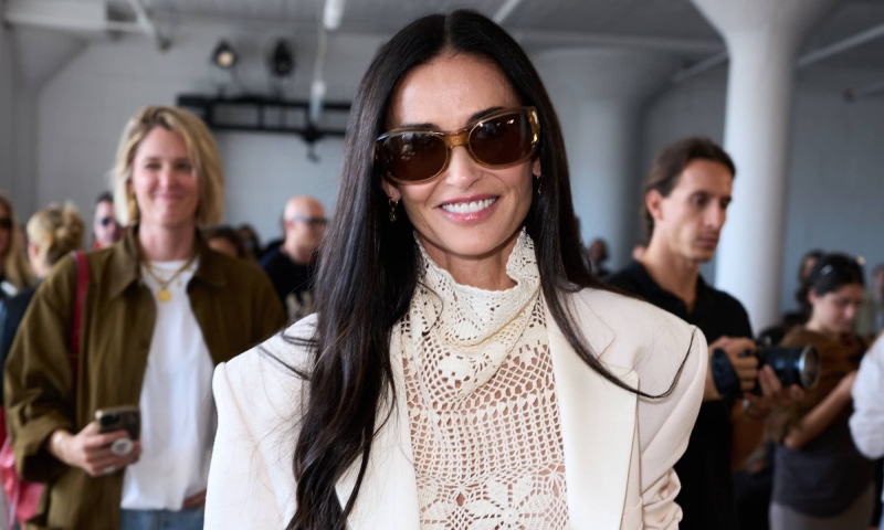 Demi Moore pokochała polską koronkę. Aktorka zachwyca w zmysłowej stylizacji Magdy Butrym