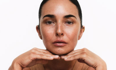 Rozświetlające serum w duchu minimalistycznej pielęgnacji
