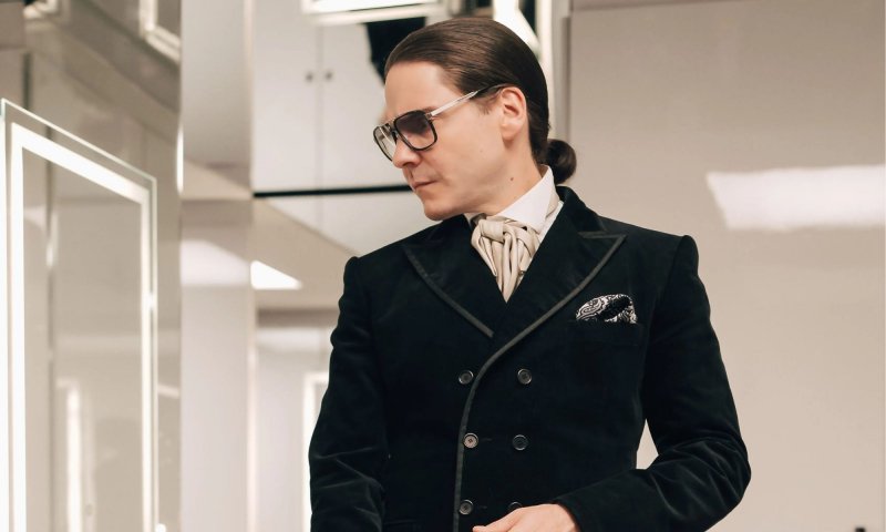 Wszystko, co wiemy o serialu „Becoming Karl Lagerfeld”