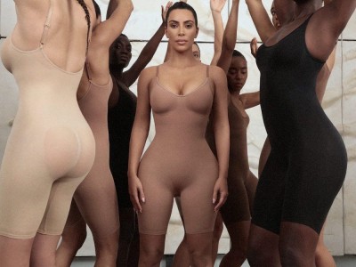 SKIMS: Dres od Kim Kardashian  