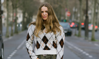 Sweter w romby powraca do łask w sezonie jesienno-zimowym. Jaki model wybrać?