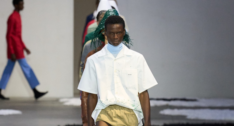 Prada lansuje ekstremalnie krótkie szorty, tym razem w wersji dla mężczyzn