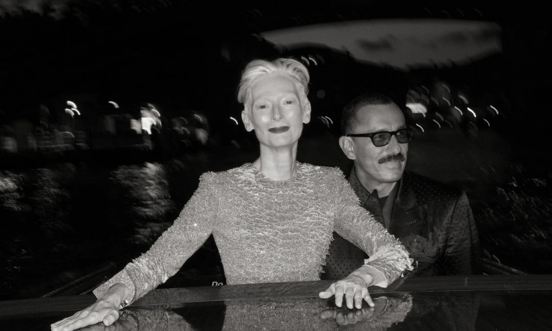 Tilda Swinton twarzą nowego zapachu Toma Forda. Premierę kampanii świętowała w Wenecji