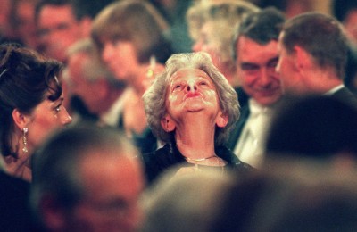 Wisława Szymborska przyjmuje Nagrodę Nobla 