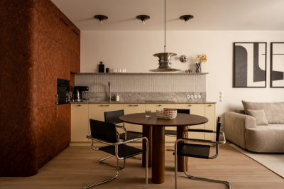 Mieszkanie w Gdyni kryje odniesienia do modernistycznej architektury miasta