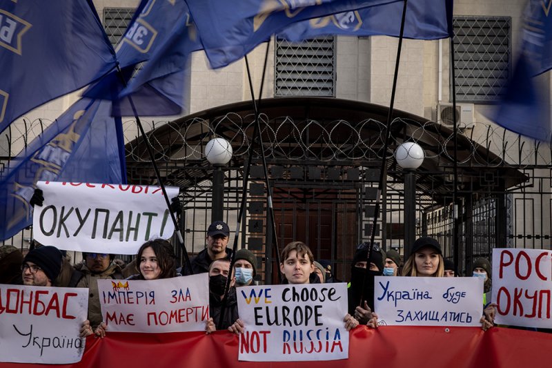 Wojna w Ukrainie. Jak nie poddać się dezinformacji