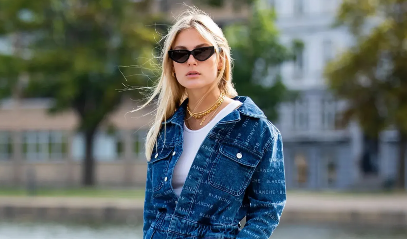 Ogrodniczki z denimu to must-have sezonu i idealna alternatywa dla jeansów