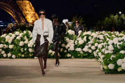 Wiosenna kolekcja Saint Laurent wyznacza nowy kierunek power dressingu