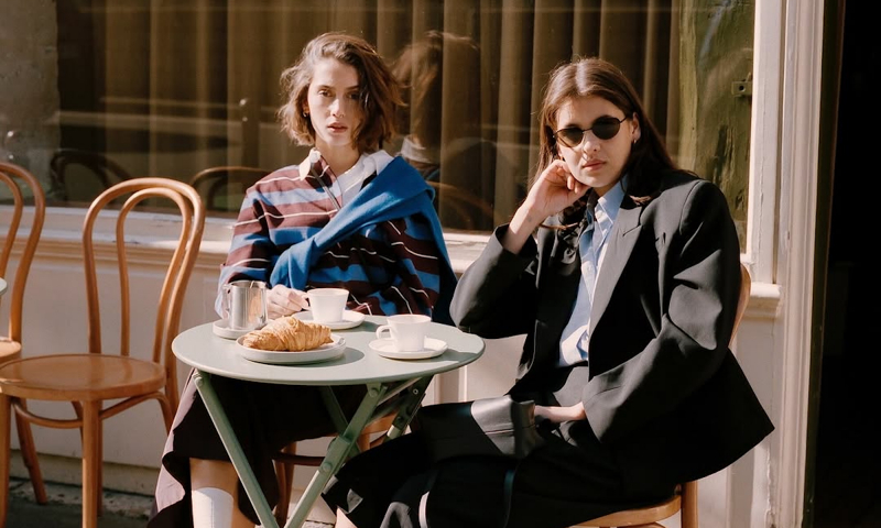 Żegnajcie Arizony! Lato 2025 należy do modelu klapek Birkenstock Boston