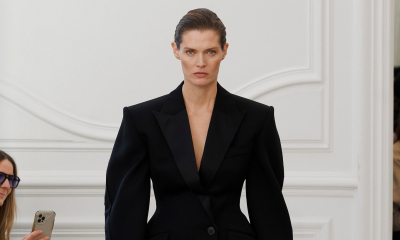 Debiutancka kolekcja Sarah Burton dla Givenchy zachwyciłaby Audrey Hepburn