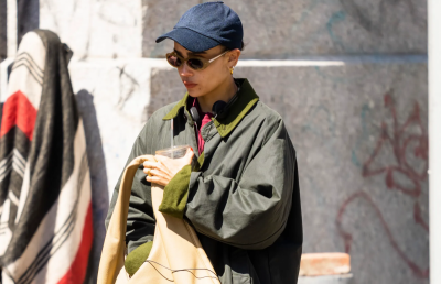 Zoë Kravitz z modelem hobo – torebką, która pomieści wszystko