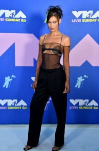 Bella Hadid, (Fot. Jeff Kravitz/MTV VMAs 2020/Getty Images for MTV)