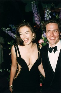 Hugh Grant i Liz Hurley w 1994 roku, Fot.  Dave Hogan/Hulton Archive/Getty Images