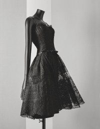 Cocktail dress Spring-Summer 1959 Black Dognin lace Paris, Patrimoine de CHANEL © Julien T. Hamon