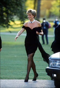 Księżna Diana podczas przyjęcia Vanity Fair w Serpentine Gallery w Londynie w 1994 roku, Fot. Getty Images