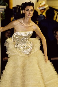 Dior Couture wiosna-lato 1997, Fot. Getty Images