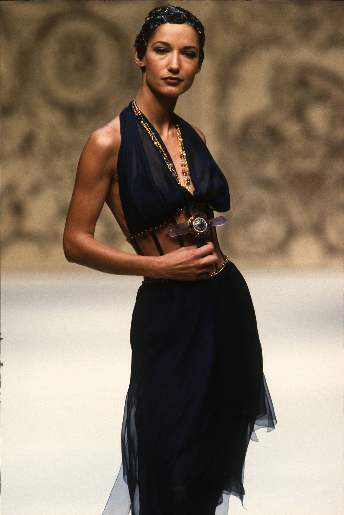 Marpessa Hennink na pokazie Chanel Couture wiosna-lato 1993, Fot. Getty Images