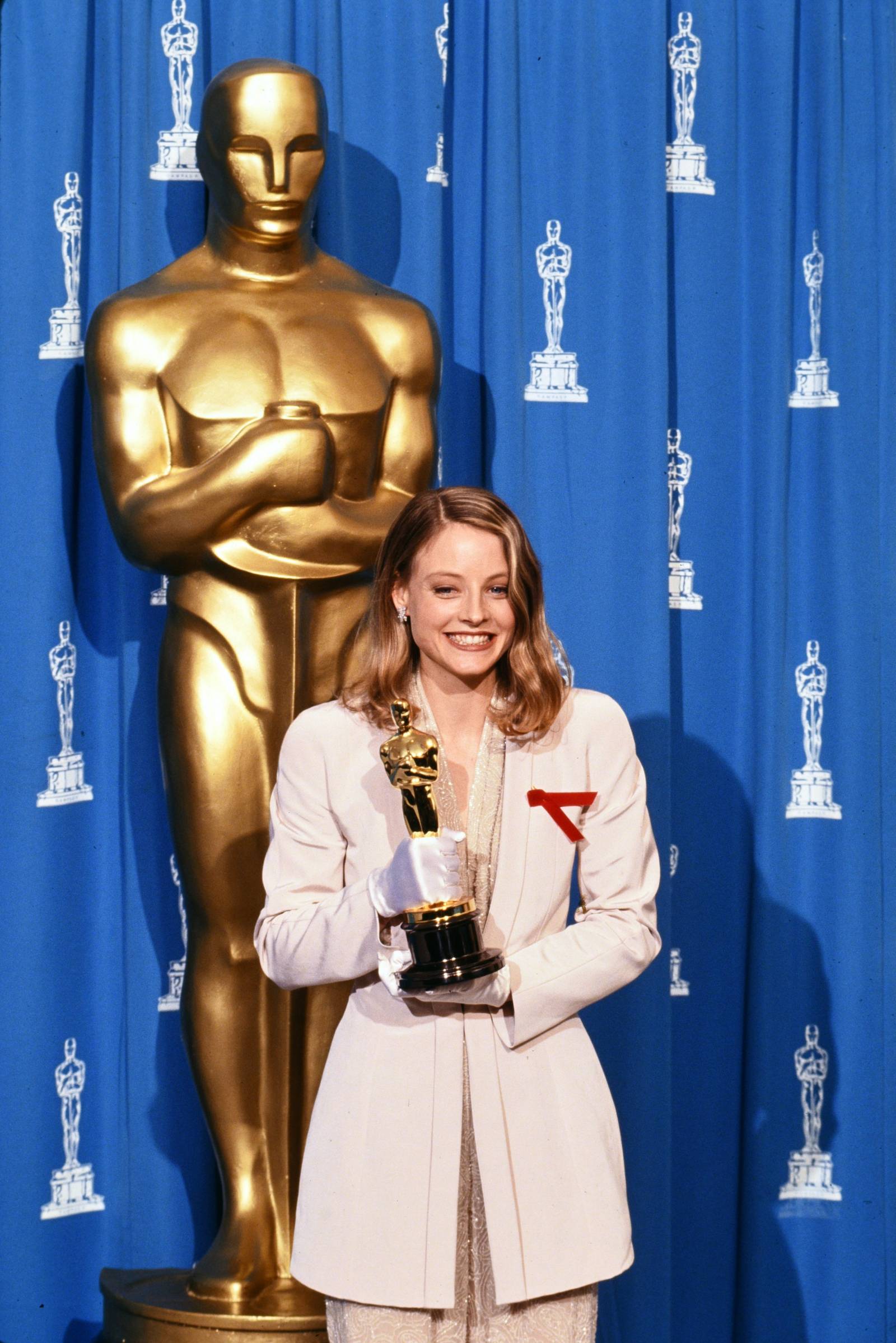 Jodie Foster w garniturze Armani w 1992 roku