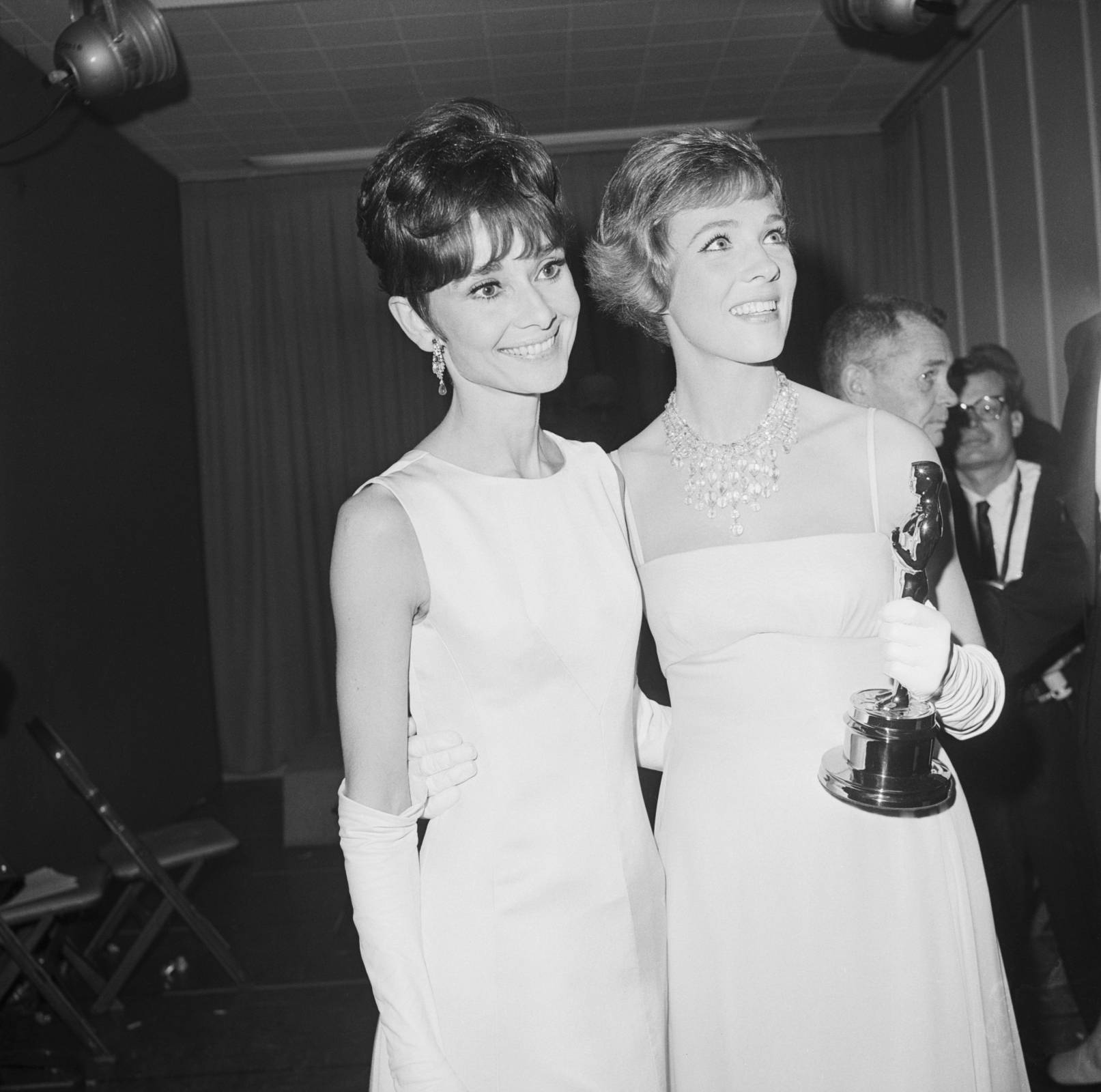Audrey Hepburn i Julie Andrews w 1965 roku
