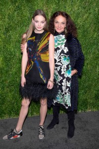 Kristine Froseth i Diane von Furstenberg, Fot. Roy Rochlin/Getty AFP/East News