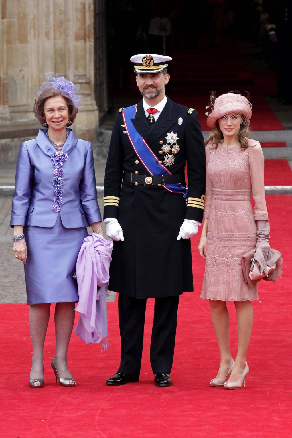 Letycja, królowa Hiszpanii, i Filip, król Hiszpanii, i Zofią, byłą królową Hiszpanii, na ślubie Kate Middleton i księcia Williama w opactwie Westminster, 29 kwietnia 2011 roku.